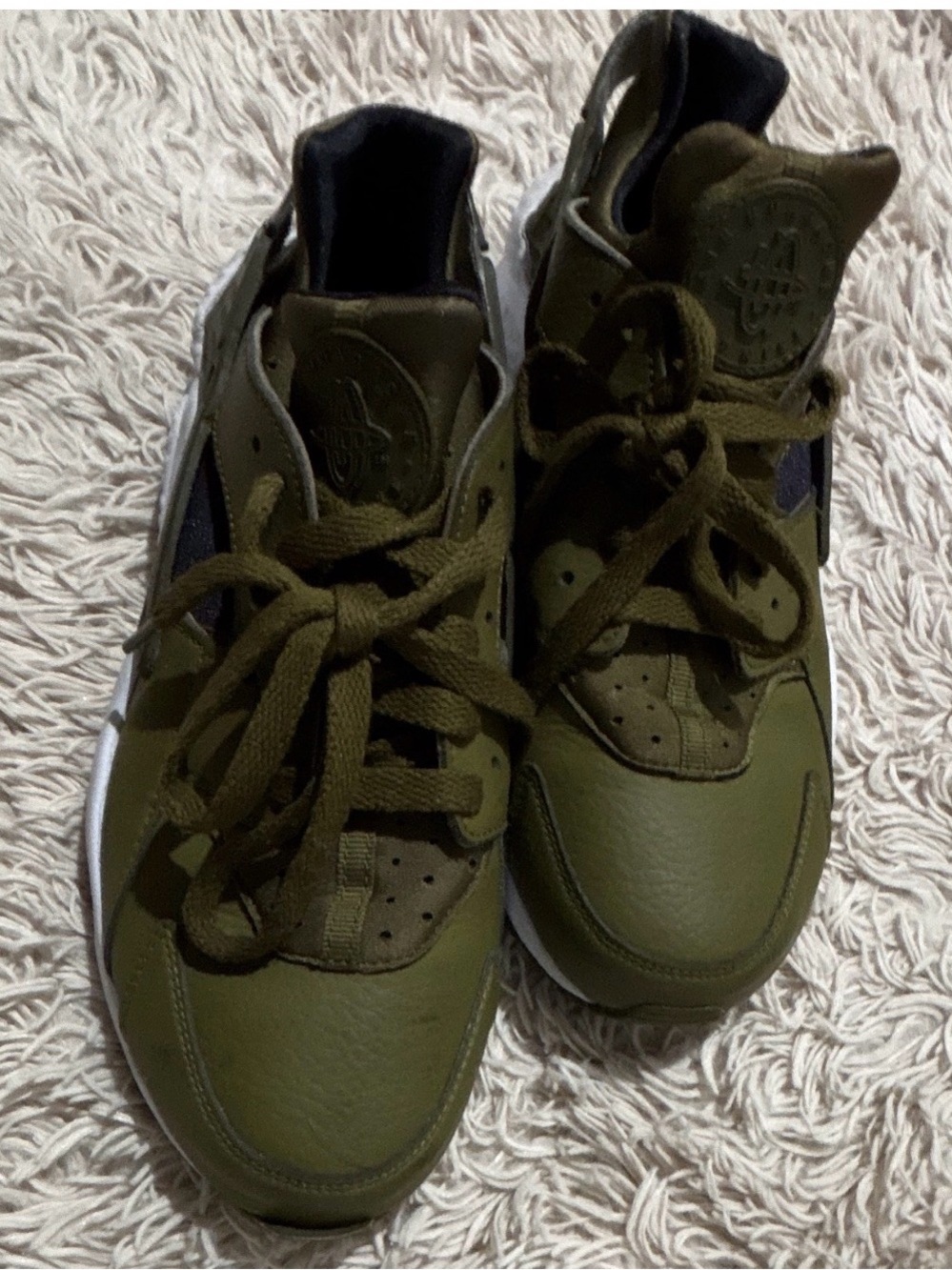 Women’s Nike Olive Green Hauraches  Athletic Sneakers - Lace-Up Comfort worn 2X - Picture 4 of 6